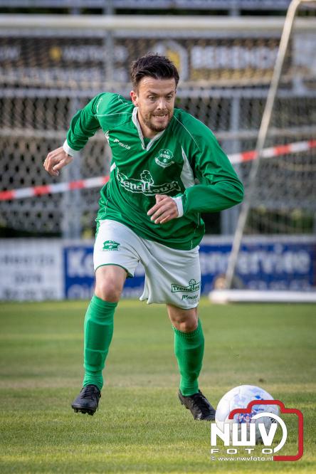 Afscheidswedstrijd Arjan Boon sluit indrukwekkende voetbalcarrière bij OWIOS af. - &copy; NWVFoto.nl