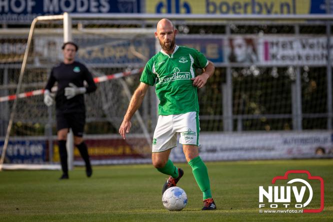 Afscheidswedstrijd Arjan Boon sluit indrukwekkende voetbalcarrière bij OWIOS af. - &copy; NWVFoto.nl