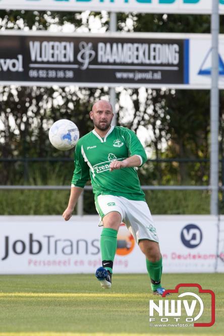 Afscheidswedstrijd Arjan Boon sluit indrukwekkende voetbalcarrière bij OWIOS af. - &copy; NWVFoto.nl