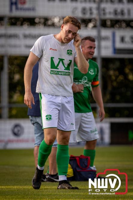 Afscheidswedstrijd Arjan Boon sluit indrukwekkende voetbalcarrière bij OWIOS af. - &copy; NWVFoto.nl