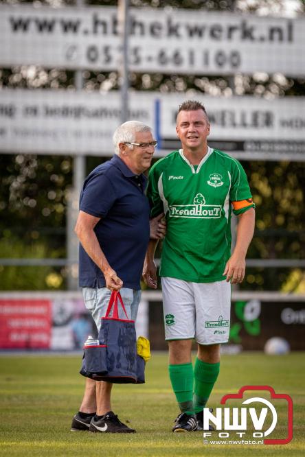 Afscheidswedstrijd Arjan Boon sluit indrukwekkende voetbalcarrière bij OWIOS af. - &copy; NWVFoto.nl