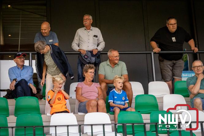 Afscheidswedstrijd Arjan Boon sluit indrukwekkende voetbalcarrière bij OWIOS af. - &copy; NWVFoto.nl