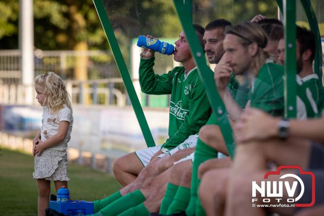 Afscheidswedstrijd Arjan Boon sluit indrukwekkende voetbalcarrière bij OWIOS af. - &copy; NWVFoto.nl