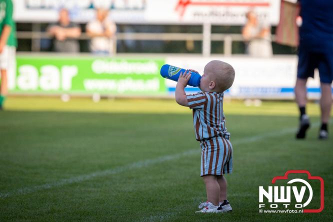 Afscheidswedstrijd Arjan Boon sluit indrukwekkende voetbalcarrière bij OWIOS af. - &copy; NWVFoto.nl