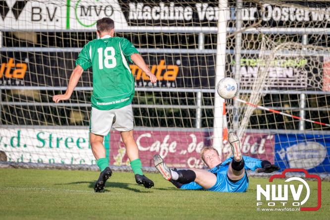 Afscheidswedstrijd Arjan Boon sluit indrukwekkende voetbalcarrière bij OWIOS af. - &copy; NWVFoto.nl