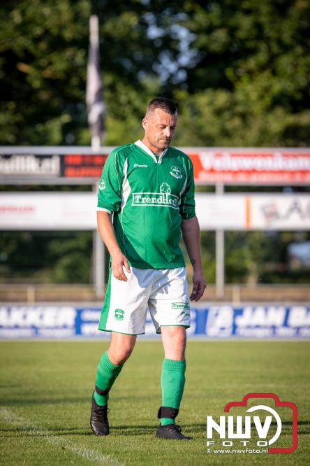 Afscheidswedstrijd Arjan Boon sluit indrukwekkende voetbalcarrière bij OWIOS af. - &copy; NWVFoto.nl