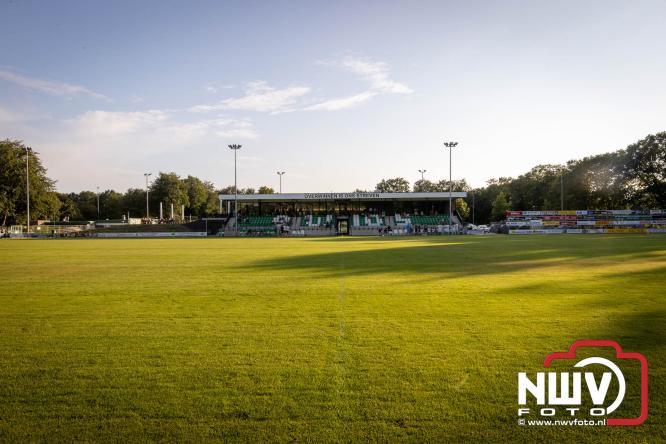 Afscheidswedstrijd Arjan Boon sluit indrukwekkende voetbalcarrière bij OWIOS af. - &copy; NWVFoto.nl