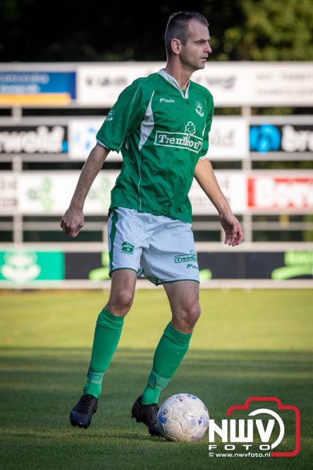 Afscheidswedstrijd Arjan Boon sluit indrukwekkende voetbalcarrière bij OWIOS af. - &copy; NWVFoto.nl