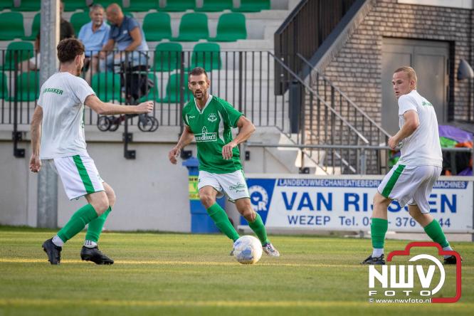Afscheidswedstrijd Arjan Boon sluit indrukwekkende voetbalcarrière bij OWIOS af. - &copy; NWVFoto.nl