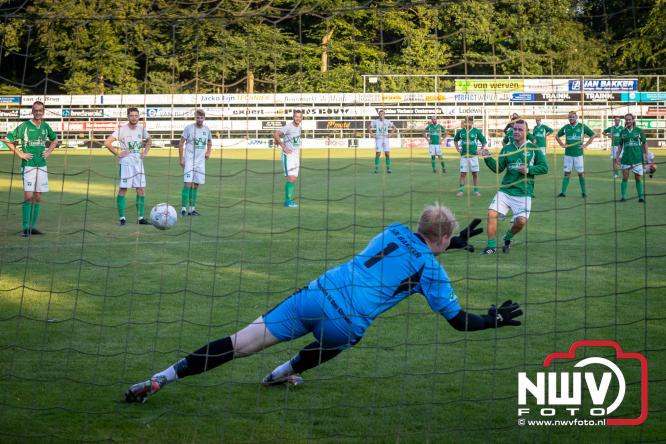 Afscheidswedstrijd Arjan Boon sluit indrukwekkende voetbalcarrière bij OWIOS af. - &copy; NWVFoto.nl