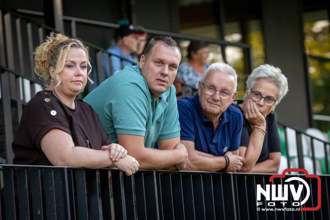 Afscheidswedstrijd Arjan Boon sluit indrukwekkende voetbalcarrière bij OWIOS af. - &copy; NWVFoto.nl