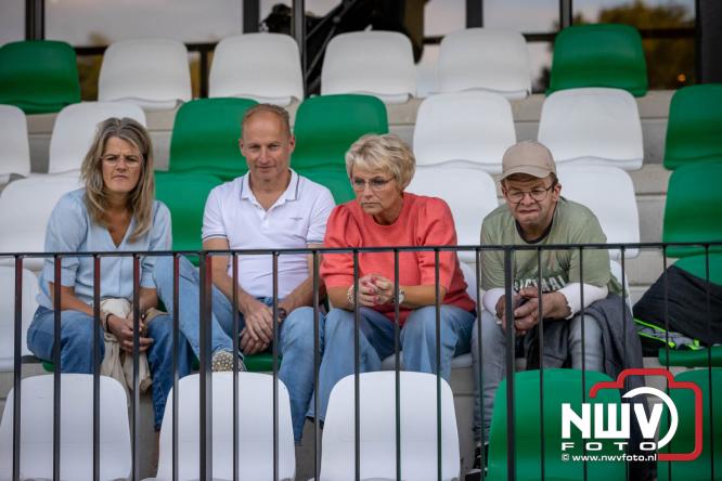 Afscheidswedstrijd Arjan Boon sluit indrukwekkende voetbalcarrière bij OWIOS af. - &copy; NWVFoto.nl