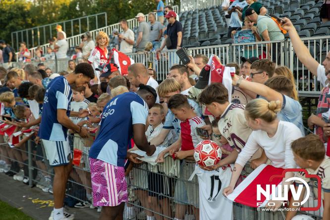 3500 toeschouwers genieten in Hulshorst van de wedstrijd AEK Lanarca tegen AFC Ajax. - &copy; NWVFoto.nl