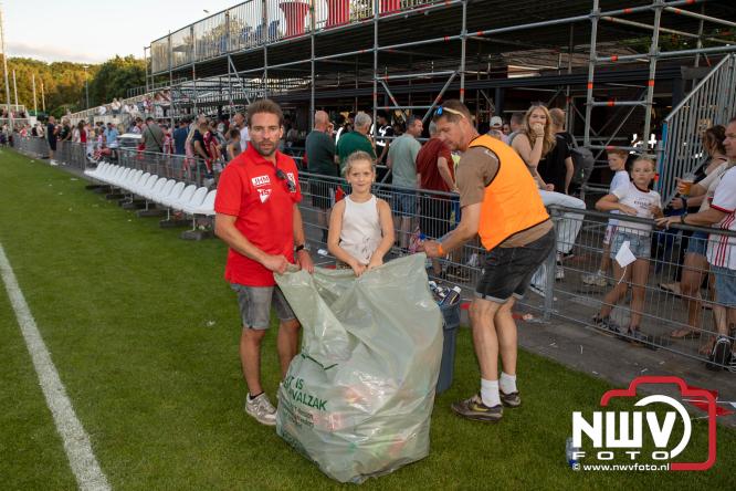 3500 toeschouwers genieten in Hulshorst van de wedstrijd AEK Lanarca tegen AFC Ajax. - &copy; NWVFoto.nl