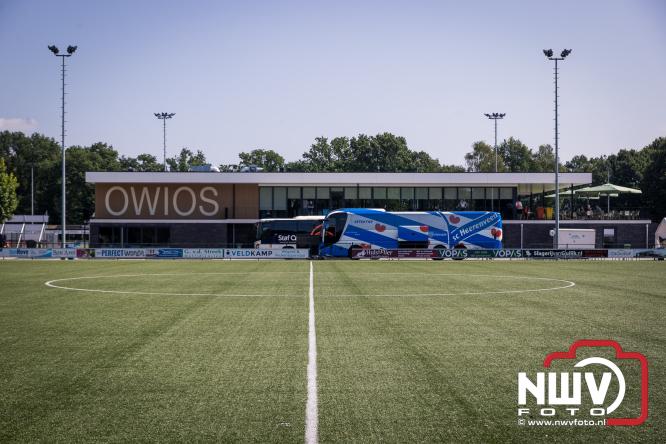 Zaterdag speelde sc Heerenveen een oefenwedstrijd op het sportpark Bovenmolen van Owios tegen OH Leuven. - &copy; NWVFoto.nl