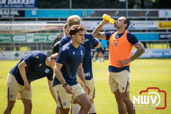 Zaterdag speelde sc Heerenveen een oefenwedstrijd op het sportpark Bovenmolen van Owios tegen OH Leuven. - &copy; NWVFoto.nl