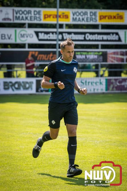 Zaterdag speelde sc Heerenveen een oefenwedstrijd op het sportpark Bovenmolen van Owios tegen OH Leuven. - &copy; NWVFoto.nl