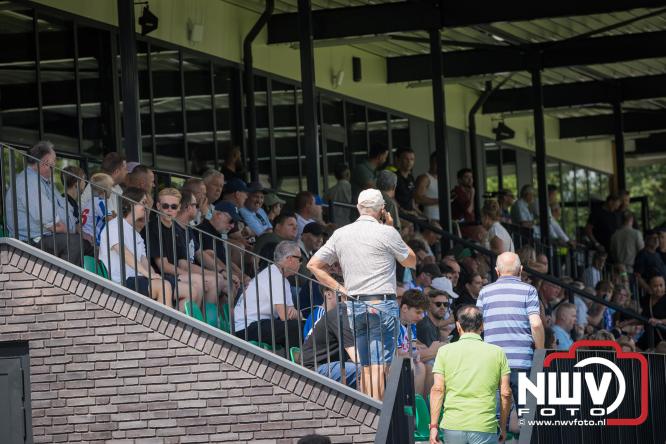 Zaterdag speelde sc Heerenveen een oefenwedstrijd op het sportpark Bovenmolen van Owios tegen OH Leuven. - &copy; NWVFoto.nl