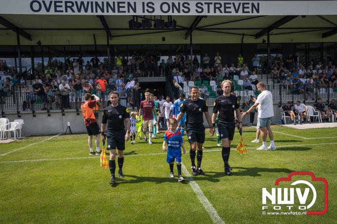 Zaterdag speelde sc Heerenveen een oefenwedstrijd op het sportpark Bovenmolen van Owios tegen OH Leuven. - &copy; NWVFoto.nl