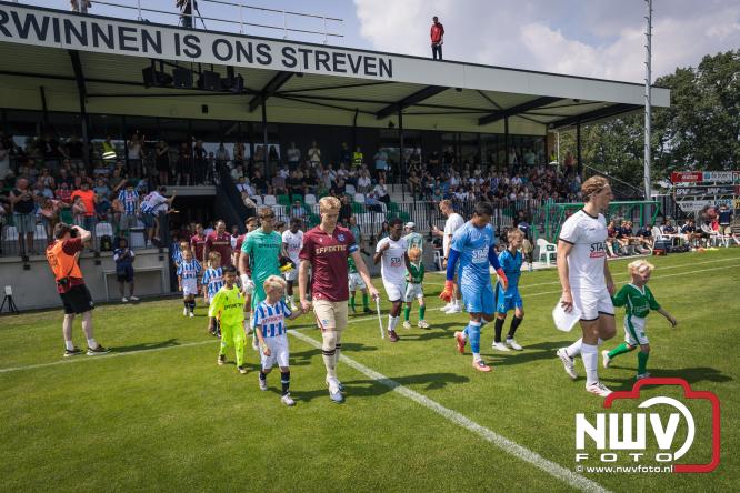 Zaterdag speelde sc Heerenveen een oefenwedstrijd op het sportpark Bovenmolen van Owios tegen OH Leuven. - &copy; NWVFoto.nl