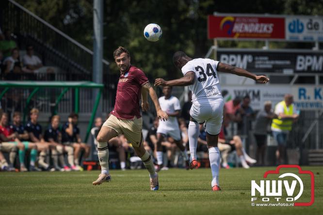 Zaterdag speelde sc Heerenveen een oefenwedstrijd op het sportpark Bovenmolen van Owios tegen OH Leuven. - &copy; NWVFoto.nl