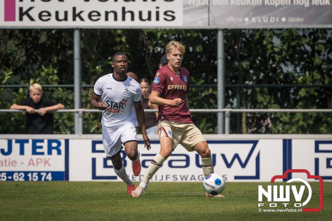 Zaterdag speelde sc Heerenveen een oefenwedstrijd op het sportpark Bovenmolen van Owios tegen OH Leuven. - &copy; NWVFoto.nl