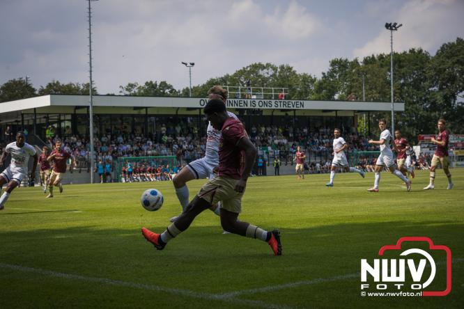 Zaterdag speelde sc Heerenveen een oefenwedstrijd op het sportpark Bovenmolen van Owios tegen OH Leuven. - &copy; NWVFoto.nl
