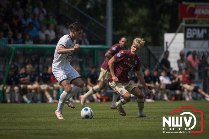 Zaterdag speelde sc Heerenveen een oefenwedstrijd op het sportpark Bovenmolen van Owios tegen OH Leuven. - &copy; NWVFoto.nl