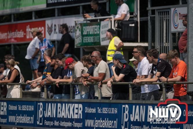 Zaterdag speelde sc Heerenveen een oefenwedstrijd op het sportpark Bovenmolen van Owios tegen OH Leuven. - &copy; NWVFoto.nl