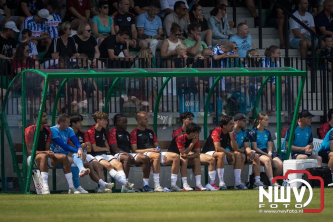 Zaterdag speelde sc Heerenveen een oefenwedstrijd op het sportpark Bovenmolen van Owios tegen OH Leuven. - &copy; NWVFoto.nl