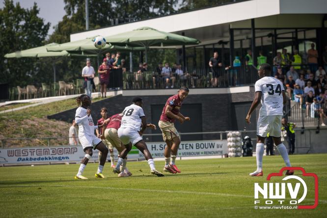 Zaterdag speelde sc Heerenveen een oefenwedstrijd op het sportpark Bovenmolen van Owios tegen OH Leuven. - &copy; NWVFoto.nl