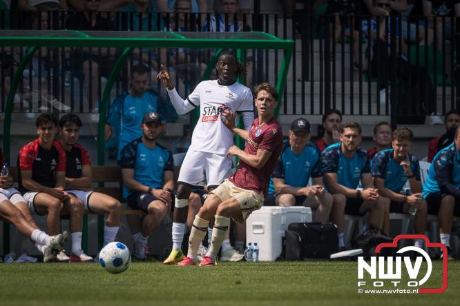 Zaterdag speelde sc Heerenveen een oefenwedstrijd op het sportpark Bovenmolen van Owios tegen OH Leuven. - &copy; NWVFoto.nl