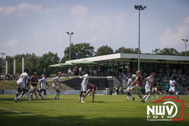Zaterdag speelde sc Heerenveen een oefenwedstrijd op het sportpark Bovenmolen van Owios tegen OH Leuven. - &copy; NWVFoto.nl