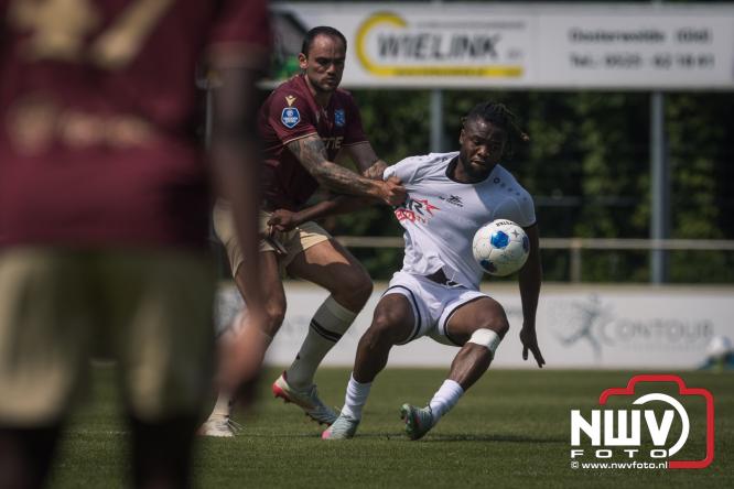 Zaterdag speelde sc Heerenveen een oefenwedstrijd op het sportpark Bovenmolen van Owios tegen OH Leuven. - &copy; NWVFoto.nl