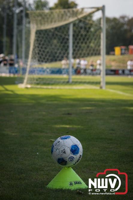 Zaterdag speelde sc Heerenveen een oefenwedstrijd op het sportpark Bovenmolen van Owios tegen OH Leuven. - &copy; NWVFoto.nl
