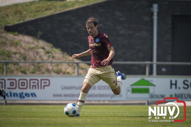 Zaterdag speelde sc Heerenveen een oefenwedstrijd op het sportpark Bovenmolen van Owios tegen OH Leuven. - &copy; NWVFoto.nl