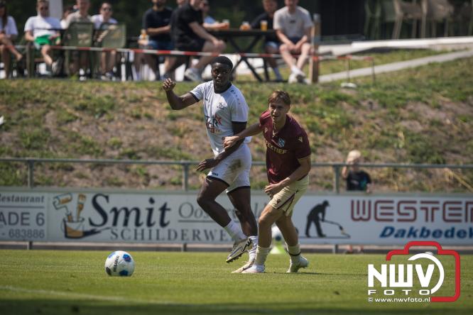 Zaterdag speelde sc Heerenveen een oefenwedstrijd op het sportpark Bovenmolen van Owios tegen OH Leuven. - &copy; NWVFoto.nl
