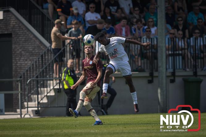 Zaterdag speelde sc Heerenveen een oefenwedstrijd op het sportpark Bovenmolen van Owios tegen OH Leuven. - &copy; NWVFoto.nl