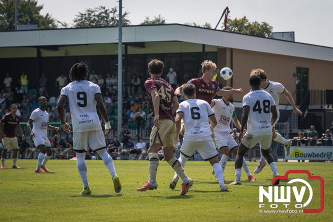 Zaterdag speelde sc Heerenveen een oefenwedstrijd op het sportpark Bovenmolen van Owios tegen OH Leuven. - &copy; NWVFoto.nl