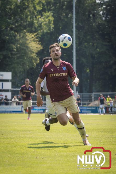 Zaterdag speelde sc Heerenveen een oefenwedstrijd op het sportpark Bovenmolen van Owios tegen OH Leuven. - &copy; NWVFoto.nl