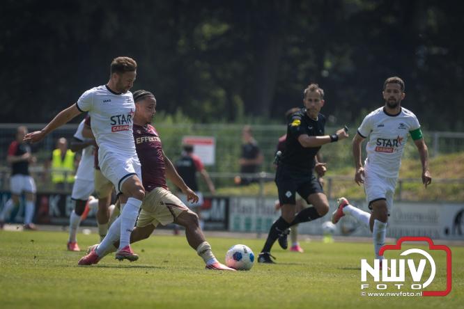 Zaterdag speelde sc Heerenveen een oefenwedstrijd op het sportpark Bovenmolen van Owios tegen OH Leuven. - &copy; NWVFoto.nl