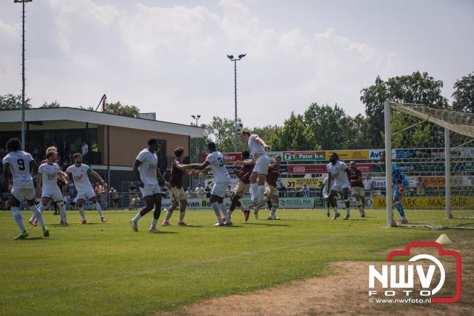 Zaterdag speelde sc Heerenveen een oefenwedstrijd op het sportpark Bovenmolen van Owios tegen OH Leuven. - &copy; NWVFoto.nl