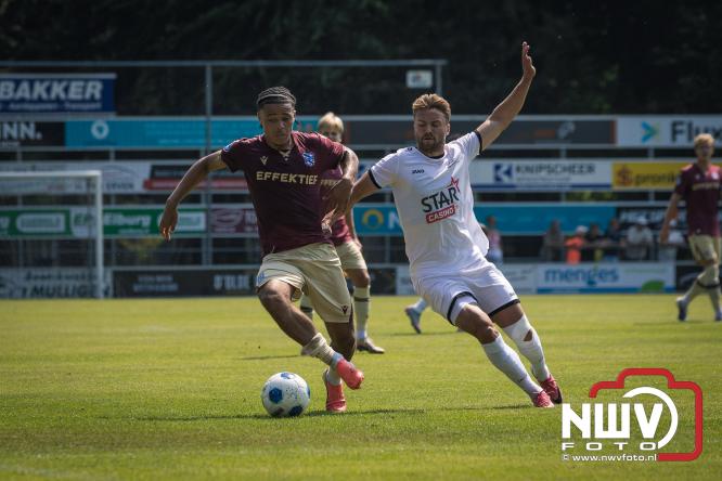 Zaterdag speelde sc Heerenveen een oefenwedstrijd op het sportpark Bovenmolen van Owios tegen OH Leuven. - &copy; NWVFoto.nl