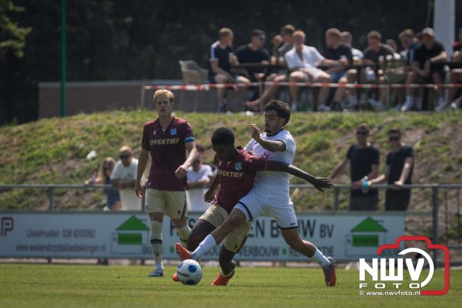Zaterdag speelde sc Heerenveen een oefenwedstrijd op het sportpark Bovenmolen van Owios tegen OH Leuven. - &copy; NWVFoto.nl