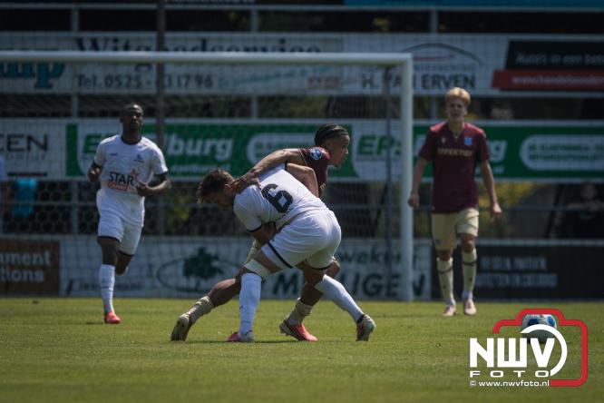 Zaterdag speelde sc Heerenveen een oefenwedstrijd op het sportpark Bovenmolen van Owios tegen OH Leuven. - &copy; NWVFoto.nl