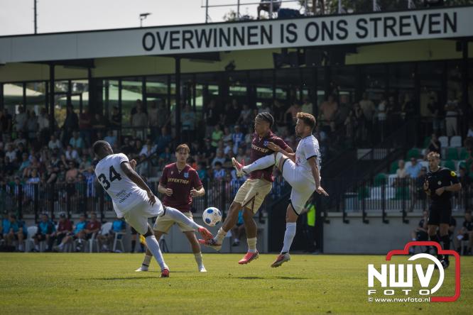 Zaterdag speelde sc Heerenveen een oefenwedstrijd op het sportpark Bovenmolen van Owios tegen OH Leuven. - &copy; NWVFoto.nl