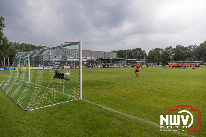 OWIOS pakt drie punten in de VeluweCup 2026 door DSV’61 met 3-0 te verslaan. De penalty’s gingen met 2-3 verloren maar leverde 2 punten op. - &copy; NWVFoto.nl