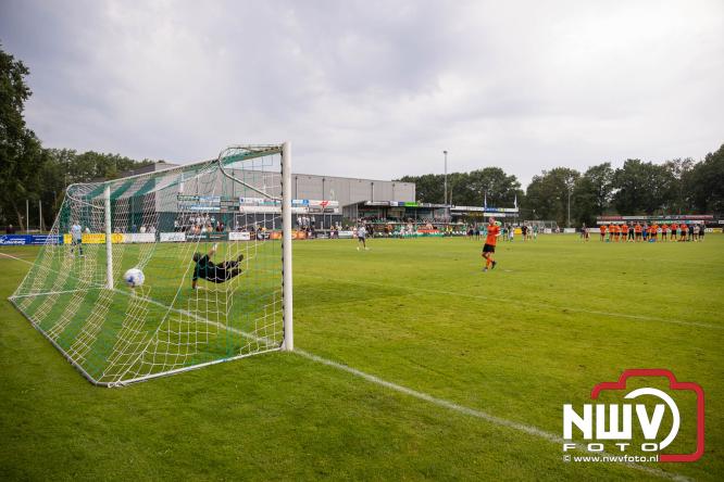 OWIOS pakt drie punten in de VeluweCup 2026 door DSV’61 met 3-0 te verslaan. De penalty’s gingen met 2-3 verloren maar leverde 2 punten op. - &copy; NWVFoto.nl