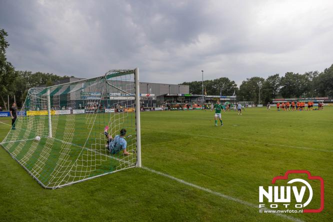 OWIOS pakt drie punten in de VeluweCup 2026 door DSV’61 met 3-0 te verslaan. De penalty’s gingen met 2-3 verloren maar leverde 2 punten op. - &copy; NWVFoto.nl