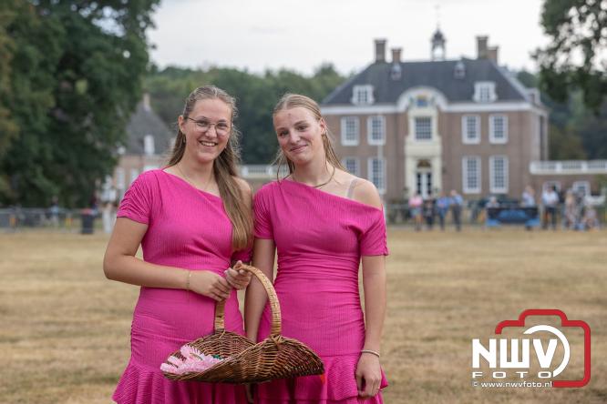 Landgoed Zwaluwenburg 't Harde vormt decor voor Fokdag en Concours van Warmbloedpaarden fokvereniging Oldebroek e.o. - &copy; NWVFoto.nl
